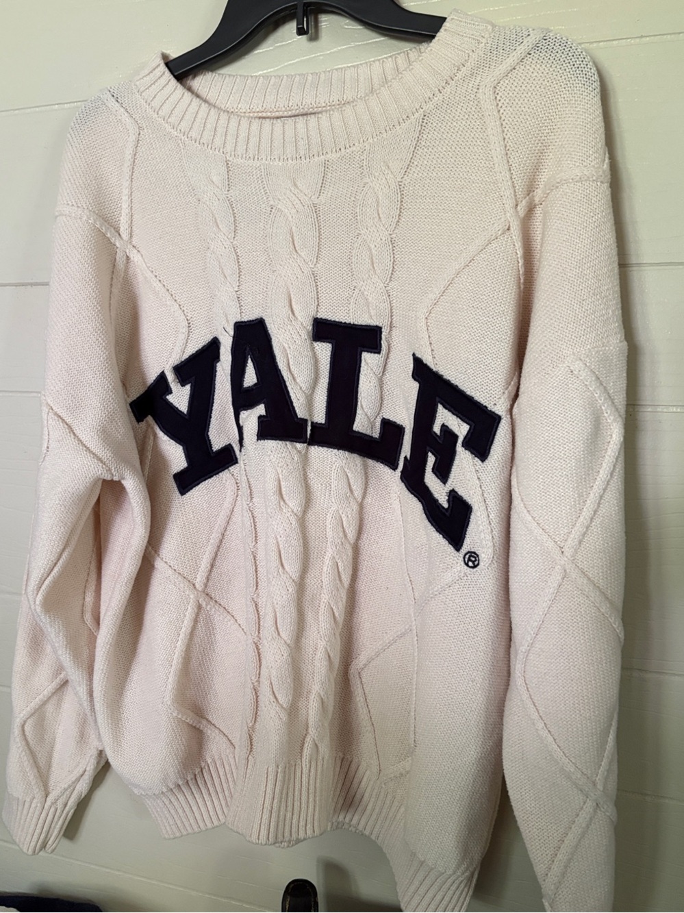 YALE ®️ University Cream Cable-Knit Sweater with Navy Appliqué XL Women Preppy